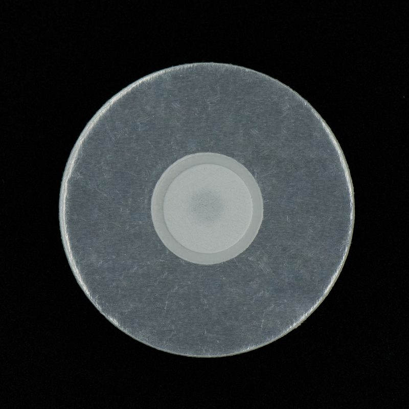 Vented liner with one-way membrane, liner face